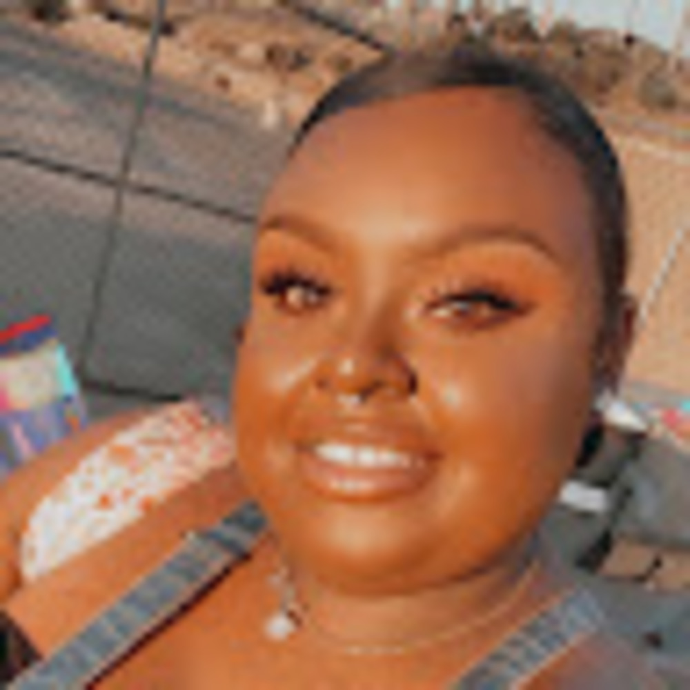 Meet your Posher, Dania